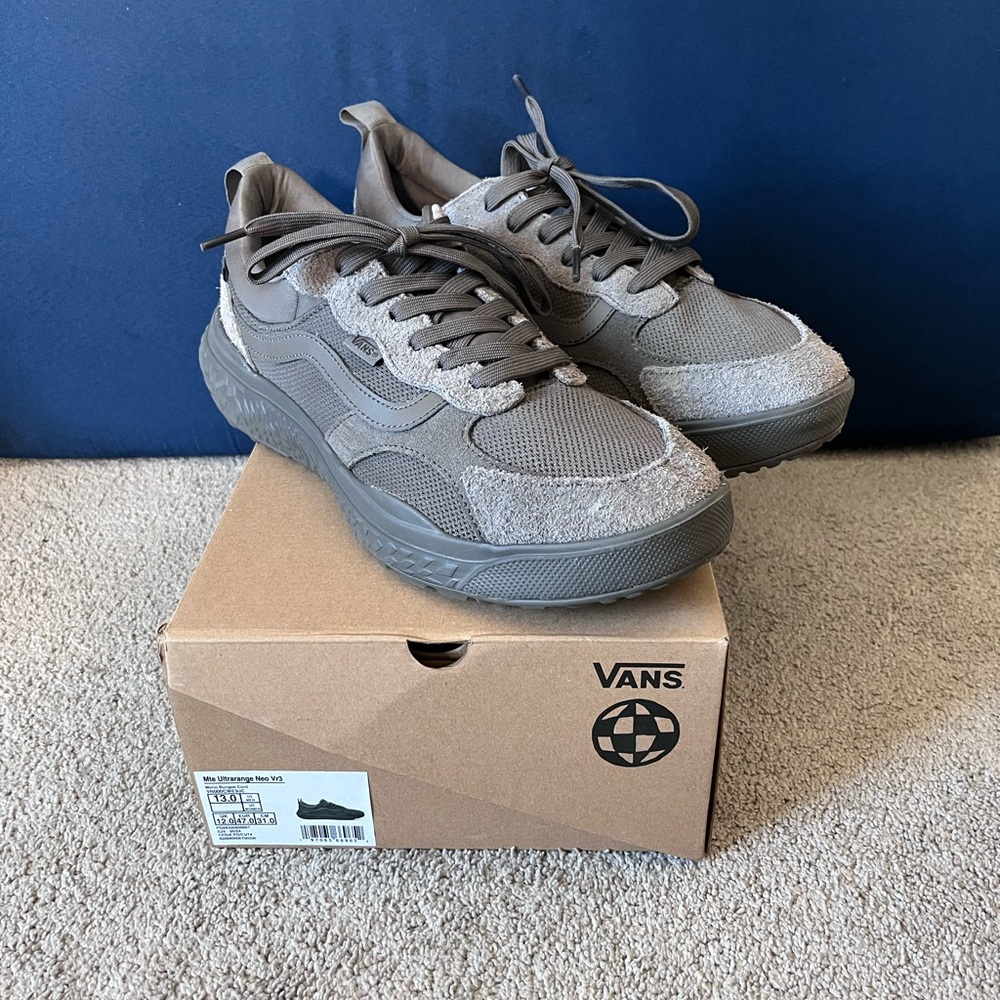 Vans Men's Ultrarange Neo Vr3 (I wear a size 12. One size up)
